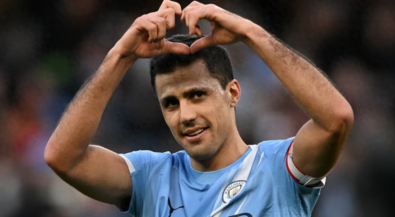 曼城冬窗又有兩個(gè)心儀目標(biāo)浮現(xiàn)，一人是羅德里最佳替身，瓜帥欽點(diǎn)