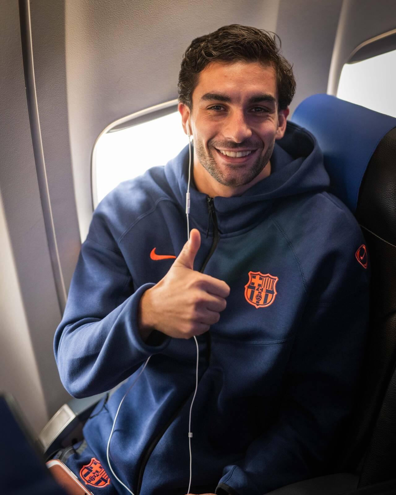 巴薩賽前發(fā)文有鯊出沒，皇社賽后：看錯了吧，是葡國軍艦水母