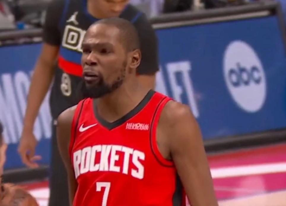 話有點糙，杜蘭特與活塞球迷對噴：You can suck my di*k