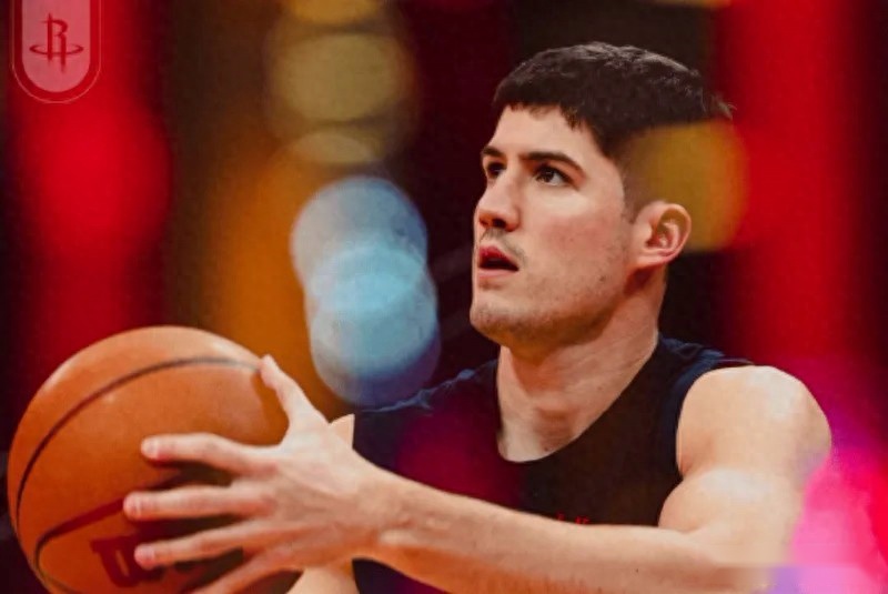 火箭111-106馬刺3喜1憂！謝潑德+卡佩拉完美搭配，史密斯盤活進(jìn)攻